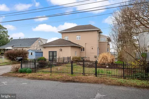 Exterior - 20 Granada Rd, Pasadena, MD 21122 photo 1 of 5