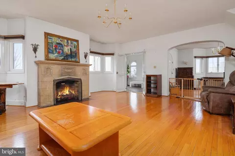 Living - 20 Granada Rd, Pasadena, MD 21122 photo 1 of 4