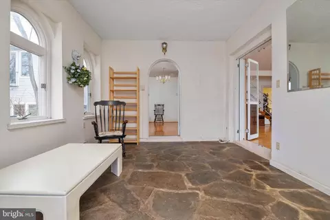 Entry Way - 20 Granada Rd, Pasadena, MD 21122 photo 2 of 2