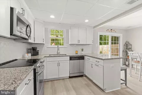 Kitchen - 792 Match Point Dr, Arnold, MD 21012 photo 3 of 3
