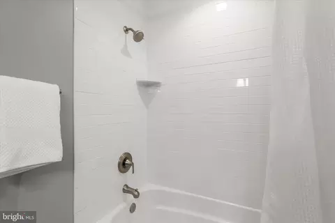 Bath - 792 Match Point Dr, Arnold, MD 21012 photo 5 of 5