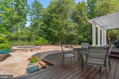Exterior - 370 Eagle Hill Rd, Pasadena, MD 21122 photo 6 of 21