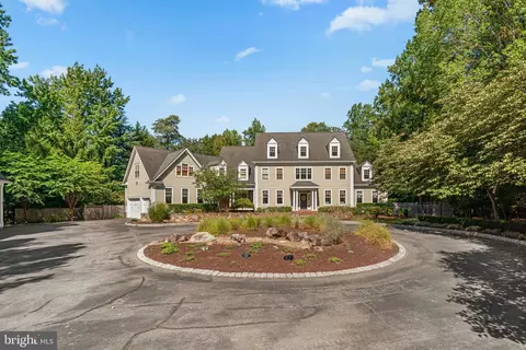Exterior - 370 Eagle Hill Rd, Pasadena, MD 21122 photo 2 of 21