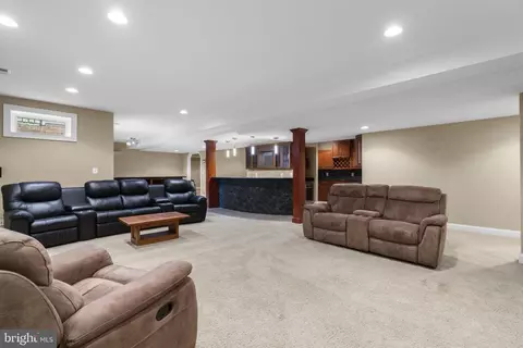 Living - 370 Eagle Hill Rd, Pasadena, MD 21122 photo 6 of 7