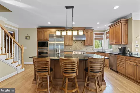 Kitchen - 370 Eagle Hill Rd, Pasadena, MD 21122 photo 2 of 7