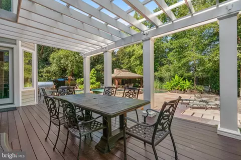Exterior - 370 Eagle Hill Rd, Pasadena, MD 21122 photo 5 of 21