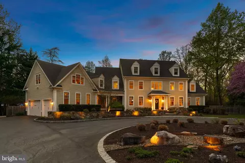 370 Eagle Hill Rd, Pasadena, MD 21122