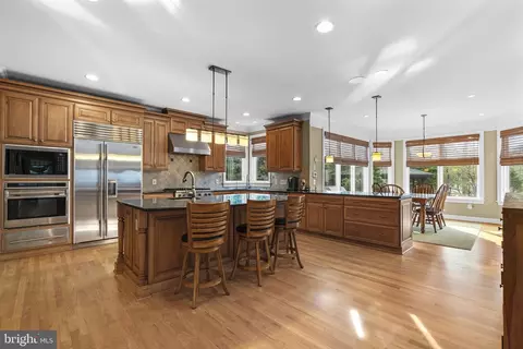 Kitchen - 370 Eagle Hill Rd, Pasadena, MD 21122 photo 1 of 7
