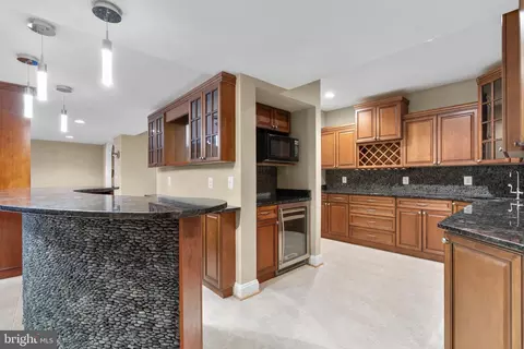 Kitchen - 370 Eagle Hill Rd, Pasadena, MD 21122 photo 7 of 7