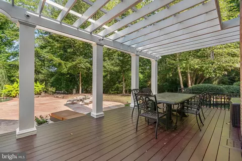 Exterior - 370 Eagle Hill Rd, Pasadena, MD 21122 photo 4 of 21
