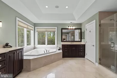Bath - 370 Eagle Hill Rd, Pasadena, MD 21122 photo 5 of 11