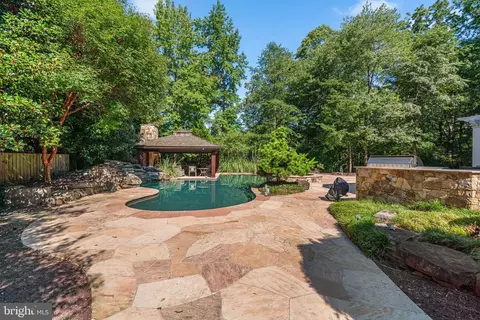 Exterior - 370 Eagle Hill Rd, Pasadena, MD 21122 photo 8 of 21
