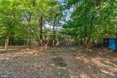 Exterior - 370 Eagle Hill Rd, Pasadena, MD 21122 photo 19 of 21