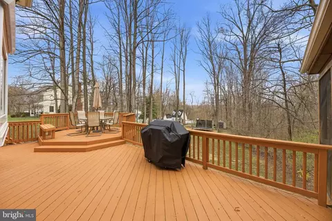 5209 Grenock Dr, Lothian, MD 20711 photo 8