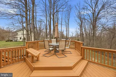 5209 Grenock Dr, Lothian, MD 20711 photo 9