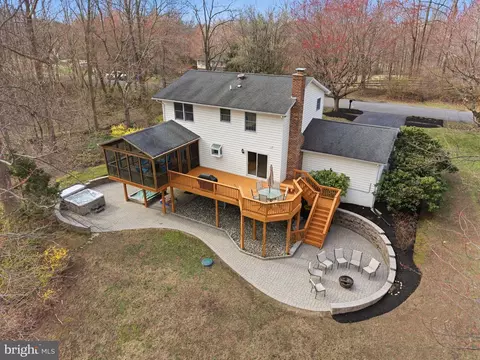 5209 Grenock Dr, Lothian, MD 20711 photo 3