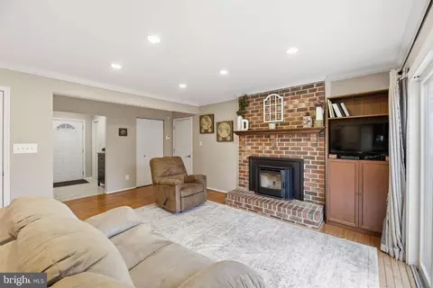 5209 Grenock Dr, Lothian, MD 20711 photo 18
