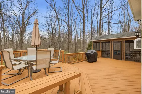 5209 Grenock Dr, Lothian, MD 20711 photo 10