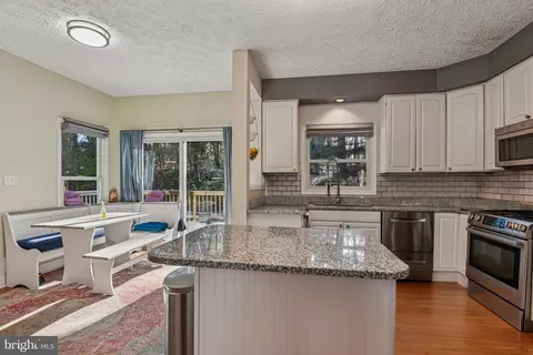 Kitchen - 7617 Bear Forest Rd, Hanover, MD 21076 photo 4 of 4