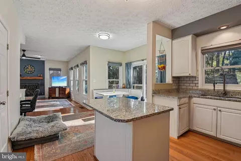 Kitchen - 7617 Bear Forest Rd, Hanover, MD 21076 photo 3 of 4