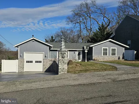 Exterior - 7719 Suitt Dr, Pasadena, MD 21122 photo 13 of 16