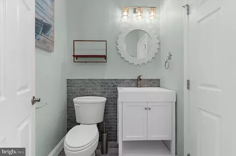 Bath - 7719 Suitt Dr, Pasadena, MD 21122 photo 6 of 8