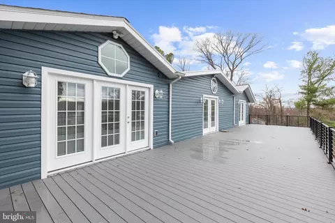 Exterior - 7719 Suitt Dr, Pasadena, MD 21122 photo 4 of 16