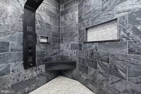 Bath - 7719 Suitt Dr, Pasadena, MD 21122 photo 2 of 8