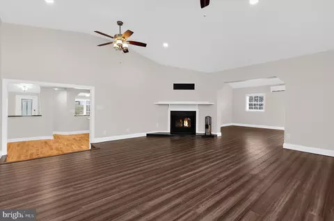Living - 7719 Suitt Dr, Pasadena, MD 21122 photo 5 of 10