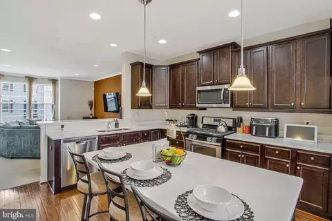 207 Gunther Pl, Glen Burnie, MD 21060