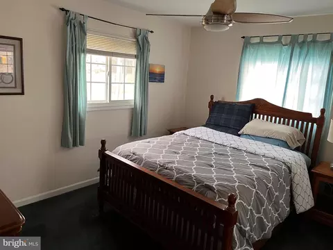Bedroom - 8384 Forest Dr, Pasadena, MD 21122 photo 2 of 2