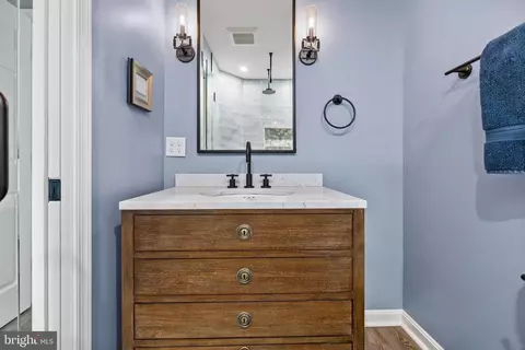 Bath - 327 Riverview Trl, Annapolis, MD 21401 photo 3 of 4