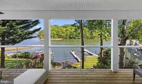 Exterior - 327 Riverview Trl, Annapolis, MD 21401 photo 7 of 8