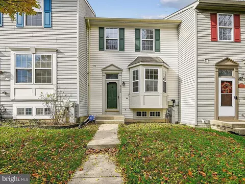 8146 Hazy Dawn Ct, Pasadena, MD 21122
