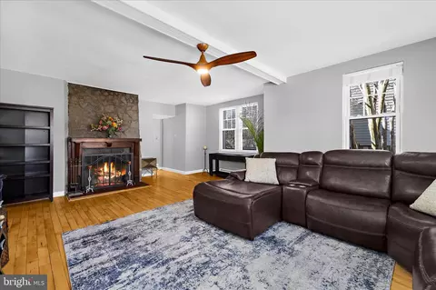 Living - 1217 Valley Rd, Pasadena, MD 21122 photo 3 of 3