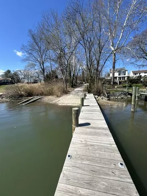 Exterior - 1217 Valley Rd, Pasadena, MD 21122 photo 12 of 14