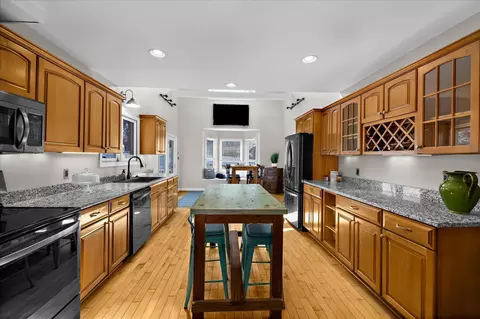 Kitchen - 1217 Valley Rd, Pasadena, MD 21122 photo 2 of 4