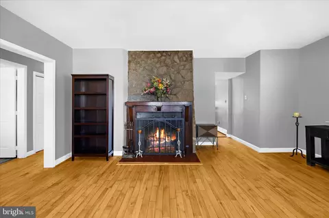 Living - 1217 Valley Rd, Pasadena, MD 21122 photo 2 of 3