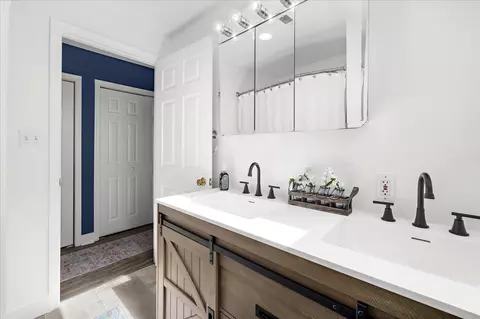 Bath - 1217 Valley Rd, Pasadena, MD 21122 photo 2 of 3
