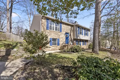 816 Valley Dr, Crownsville, MD 21032
