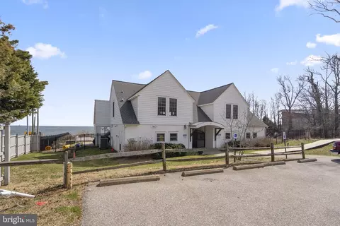 Exterior - 22 E Lake Dr, Annapolis, MD 21403 photo 10 of 12