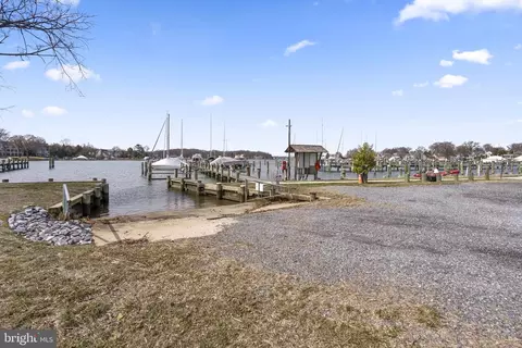 Exterior - 22 E Lake Dr, Annapolis, MD 21403 photo 12 of 12