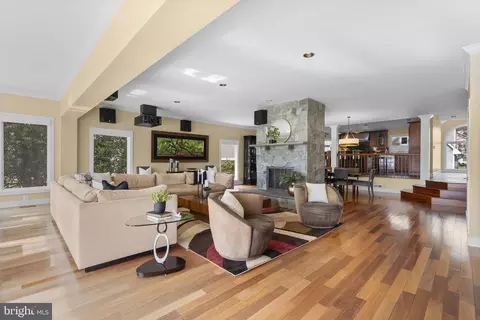 Living - 22 E Lake Dr, Annapolis, MD 21403 photo 3 of 3