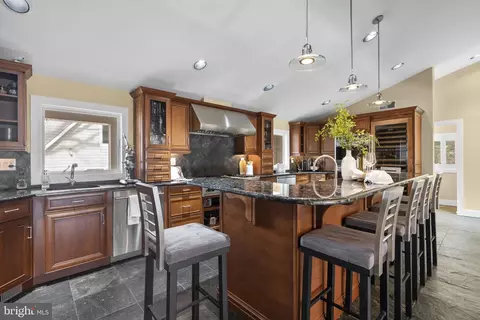 Kitchen - 22 E Lake Dr, Annapolis, MD 21403 photo 7 of 8
