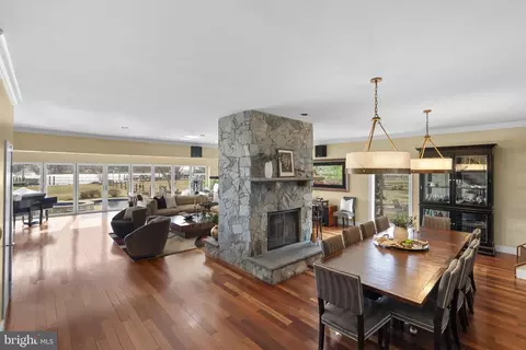 Dining - 22 E Lake Dr, Annapolis, MD 21403 photo 4 of 4