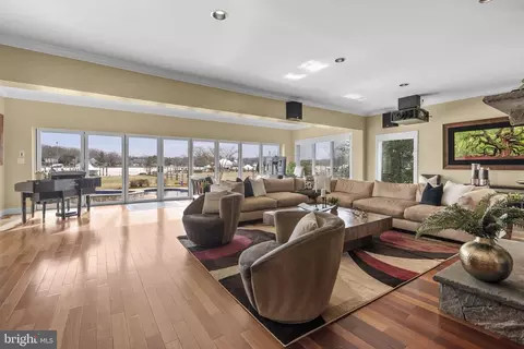 Living - 22 E Lake Dr, Annapolis, MD 21403 photo 1 of 3