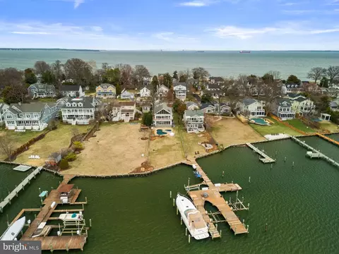 22 E Lake Dr, Annapolis, MD 21403