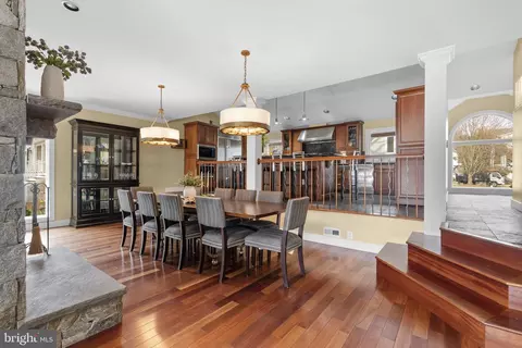 Dining - 22 E Lake Dr, Annapolis, MD 21403 photo 2 of 4