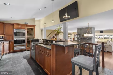 Kitchen - 22 E Lake Dr, Annapolis, MD 21403 photo 5 of 8