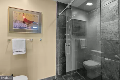 Bath - 22 E Lake Dr, Annapolis, MD 21403 photo 6 of 8